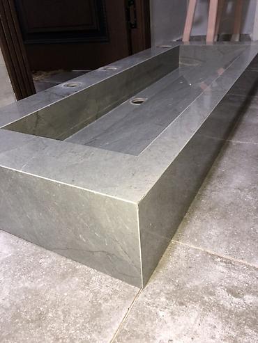 silver kitchen: Раковина из керамогранита состояние б/у размер 120*45 — 1