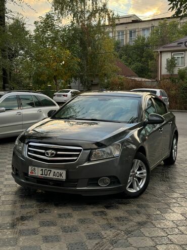 резина 1519565: Daewoo Lacetti: 2010 г., 1.6 л, Автомат, Бензин, Седан