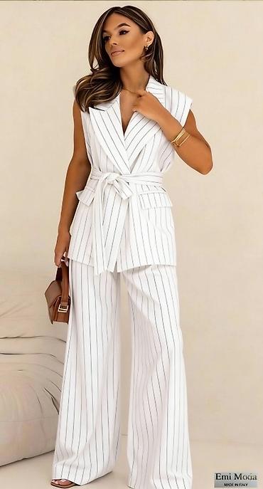 Kompleti: 🔥Ženski dvodelni komplet – prugasti sako bez rukava i široke pantalone — 9