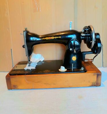 Tikiş maşınları: Əl tikiş maşını satılır.Az işləmiş.Yaxşı vəziyatdədir.Çamadanda,xırda — 6