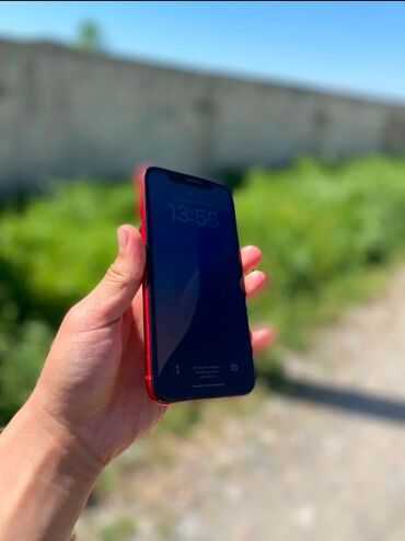 Apple iPhone: IPhone Xr, Б/у, 64 ГБ, Красный, Зарядное устройство, 79 %