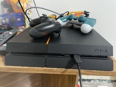 продать плейстейшен 4: Продается PS4(обычная) 512GB Плойка прошитая,многими любимые игры