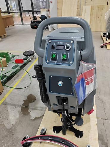 Другое оборудование для бизнеса: Продам новое оборудование для клининга больших помещений. Две — 2