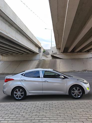 azerbaycan ikinci el araba: Hyundai Elantra: 1.8 l | 2013 il Sedan — 2