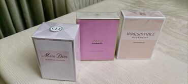 capli qadin tklri: Miss Dior 50 ml, CHANEL 50 ml, GİVENCHY İRRESİSTİBLE 50 ml hər biri