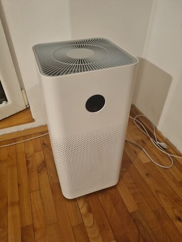Kućni aparati: Preciscivac vazduha,malo koriscen.Radi perfektno!