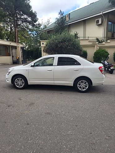 kond: Chevrolet Cobalt sedan – ağ rəng, avtomatik ötürmə Xüsusiyyətlər: - — 7