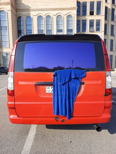 Mercedes-Benz: Mercedes-Benz Vito mikroavtobus Xüsusiyyətlər: - Korpus rəngi — 4