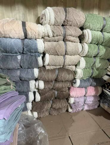 Одеяла и пледы: Плед, Новый, Все сезоны, Двусторонний, Плюшевый — 1