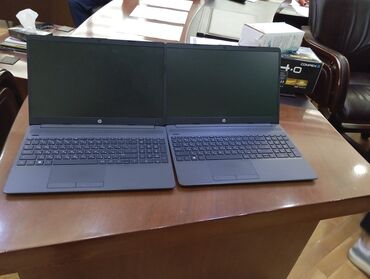 Printerlər: HP və ASUS noutbukları HP (2 ədəd, eyni dizayn): - Korpus: nazik
