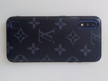 купить простой телефон: Samsung Galaxy A01, Б/у, 16 ГБ, цвет - Черный, 1 SIM