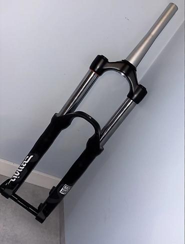 велик тринкс: Вилка RockShox domein - Диаметр колес: 26" - Ход: 175 мм обмен есть — 3
