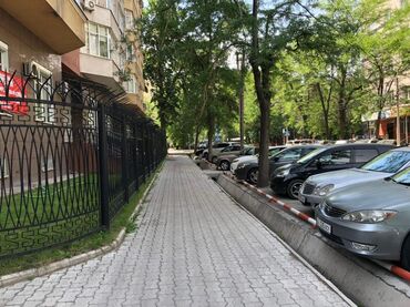 сдаю стоянку: Офис, 600 м²