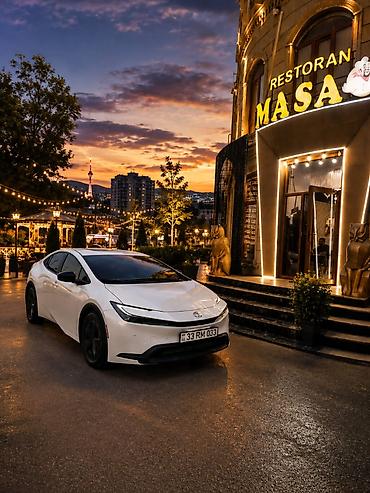 prius sveca: Toyota Prius: 2 l | 2024 il Sedan — 10