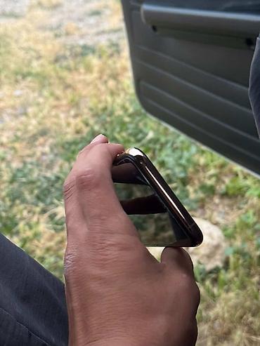 Apple iPhone: IPhone 11 Pro, Б/у, 256 ГБ, Золотой, Чехол, 82 % — 6