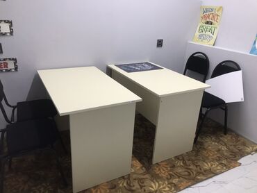 Ofis masaları: Yeni, İşçi üçün, Dördbucaq masa