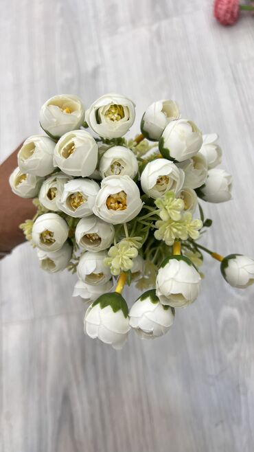 Süni güllər: Suni gullerin topdan perakenden satisi
5 azn baslayan qiymetler — 28