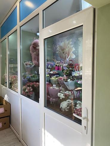 продажа магазина цветов: 🌸 Продаётся действующий цветочный магазин 🌸 📍 Адрес: ул. Рыскулова × — 3