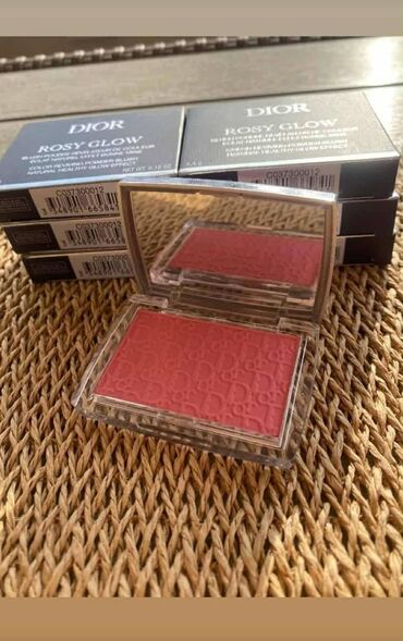 Šminka: Sminka na veliko i malo
mn — 4