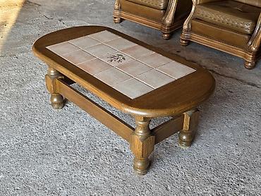 Stilski klub stolovi: Drveni klub sto sa keramičkim pločicama - Materijal: masivno drvo — 1