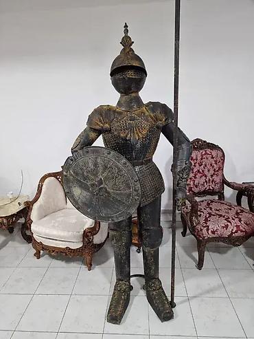 a slike: Vitez sa kopljem i štitom (visina 205 cm) ⚔️🛡️ Odlično stanje. 🏠 — 8