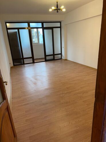 Uzunmüddətli kirayə mənzillər: Ataturk parkinin yaxinligi avestanin arxasinda 9/4 mertebesi 2 otagli — 1