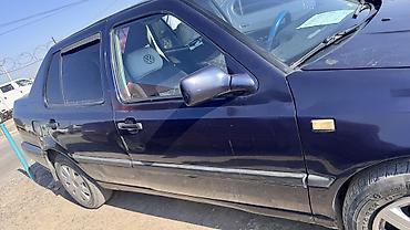 vento капот: Volkswagen Vento: 1996 г., Седан — 3