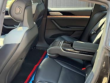 Tesla: Voyah : 2023 г., Электромобиль, Фастбек — 9