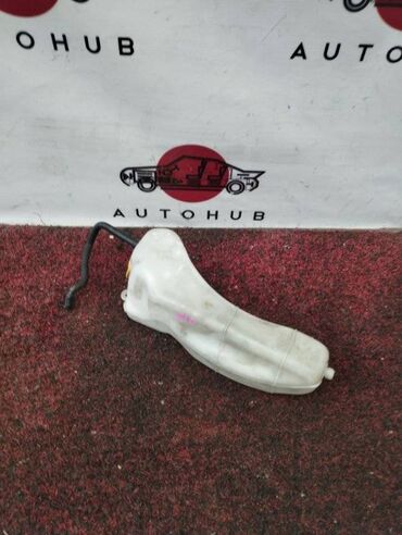 Другие автозапчасти: Бачок Subaru 2001 г., Б/у, Оригинал, Япония at lalafo.kg Другие автозапчасти: Бачок Subaru 2001 г., Б/у, Оригинал, Япония