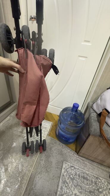 Gəzinti arabaları: Klassik gəzinti arabası, İşlənmiş, Yaş: 6-12 ay — 9