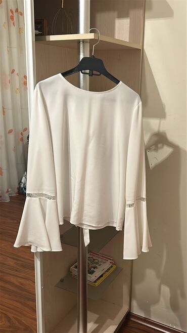 Digər qadın geyimləri: Hamisi Ideal veziyyetdedi. 42-44 olchu. Twist birinci l- 30 azn — 4