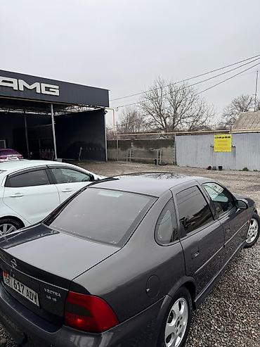 Opel: Opel Vectra: 2001 г., 1.8 л, Механика, Седан — 3