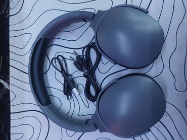 часы командирские: BLUETOOTH наушники 
НОВЫЕ 
г.Каракол 
зарядка и aux кабель в комплекте