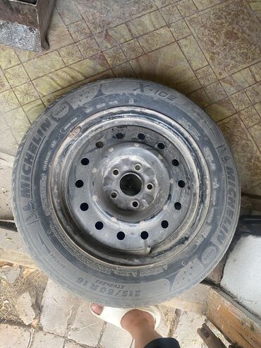 шины летние 215 60 r16: Шины 215 / 60 / R 16, Лето, Б/у, 1 шт, Легковые, Michelin