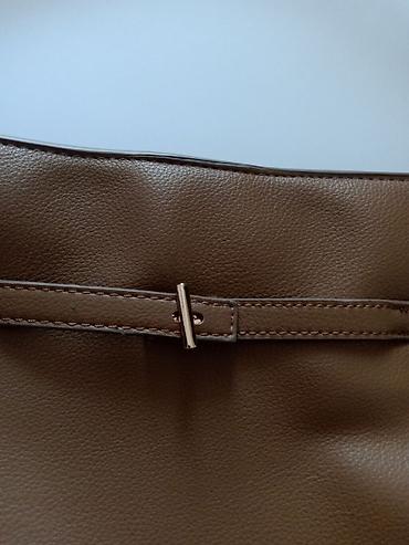 Putni koferi i torbe: Ženska torba – shopper/hobo stil, boja topli karamelnosmeđa. - — 2