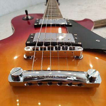 Gitaralar: Elektro-gitara Smiger L-G9 Üst: Ağcaqayın Qol: Gül ağacı — 2
