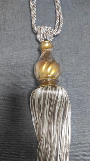 Pərdə və tüllər: Pərdələr üçün müxtəlif aksesuarlar təklif olunur. Birinci dəstə oval — 13