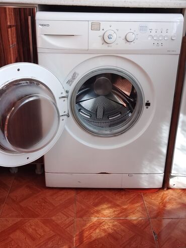 Ütülər və buxarlayıcılar: Paltaryuyan maşın Beko, 5 kq, İşlənmiş, Avtomat