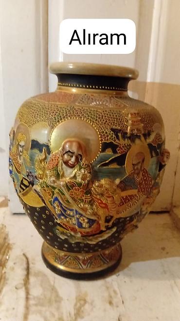 Vazalar: Vaza dəsti, Farfor — 1