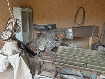 шиномонтажное оборудование для грузовых автомобилей бу: Дробилка/измельчитель для зерна/кормов с ленточным/шнековым узлом