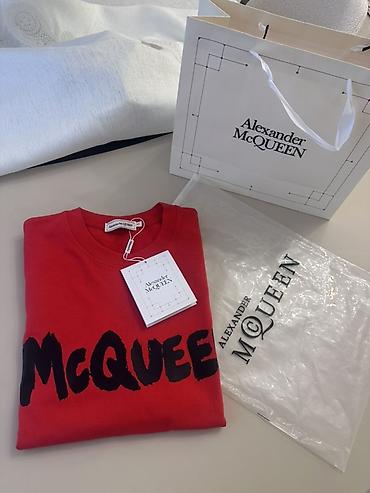 banner capı: Alexander McQUEEN T‑shirt Hediye gelib yeni S razmer oversize - — 3