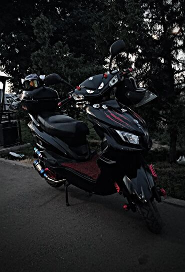Скутеры: Скутер Suzuki, 150 куб. см, Бензин, Б/у