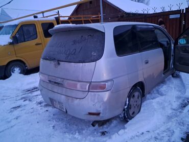 русификация авто: Toyota Gaia: 2002 г., 2 л, Автомат, Бензин, Минивэн