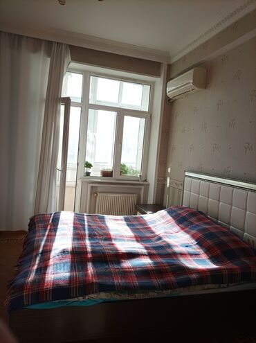 аренда 1 комнатной квартиры: Gənclikdə yerləşən bina evinə oglan otaq yoldaşı axtarılır kamunal