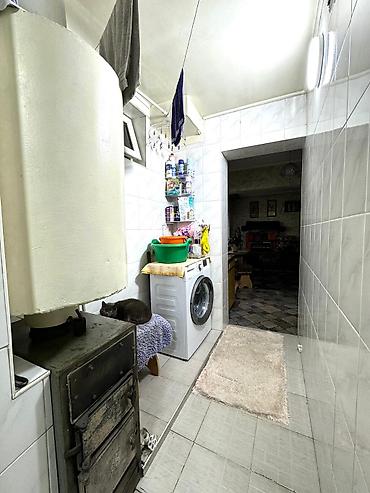 Продажа коттеджей и домов: Продается дом🏠 📍Район западного автовокзала По ул. Жумабека Площадь — 5