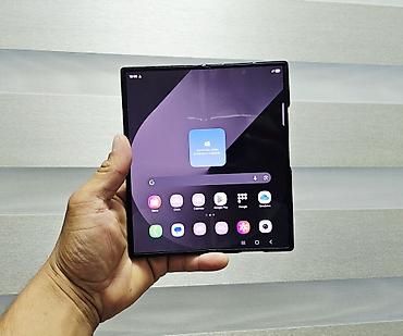 samsung galaxy fold2: Samsung Galaxy Z Fold6, Б/у, 256 ГБ, цвет - Черный, 1 SIM, 2 SIM, eSIM — 1