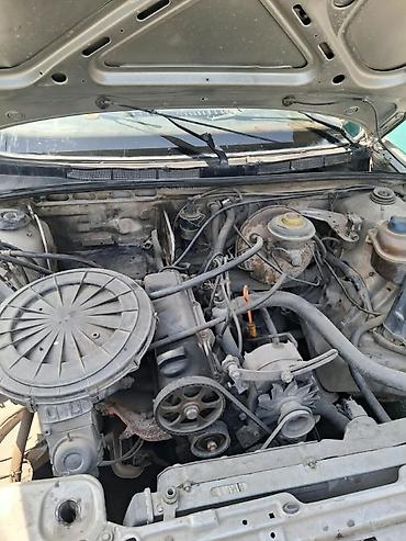 Audi: Audi 80: 1989 г., Седан — 9