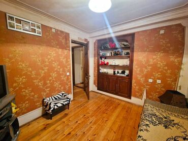 Ofislər: Yasamal rayonu, “İnşaatçılar” metrosu yaxınlığında, "Yasamal ATS" ə — 11