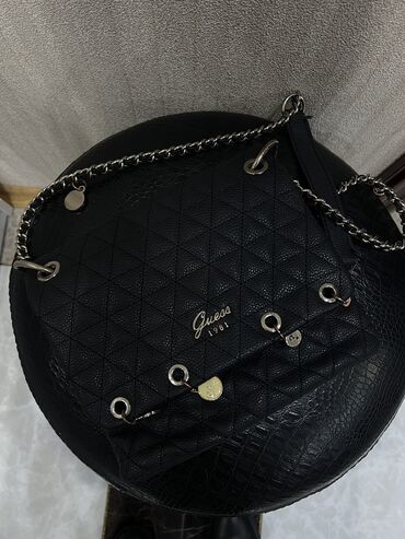 Çantalar: Guess, İşlənmiş