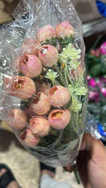 Süni güllər: Suni gullerin topdan perakenden satisi
5 azn baslayan qiymetler — 30